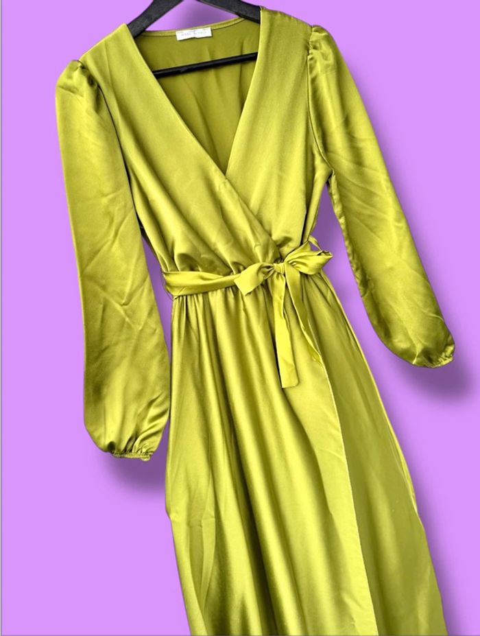 Robe de soirée satinée verte - photo numéro 3