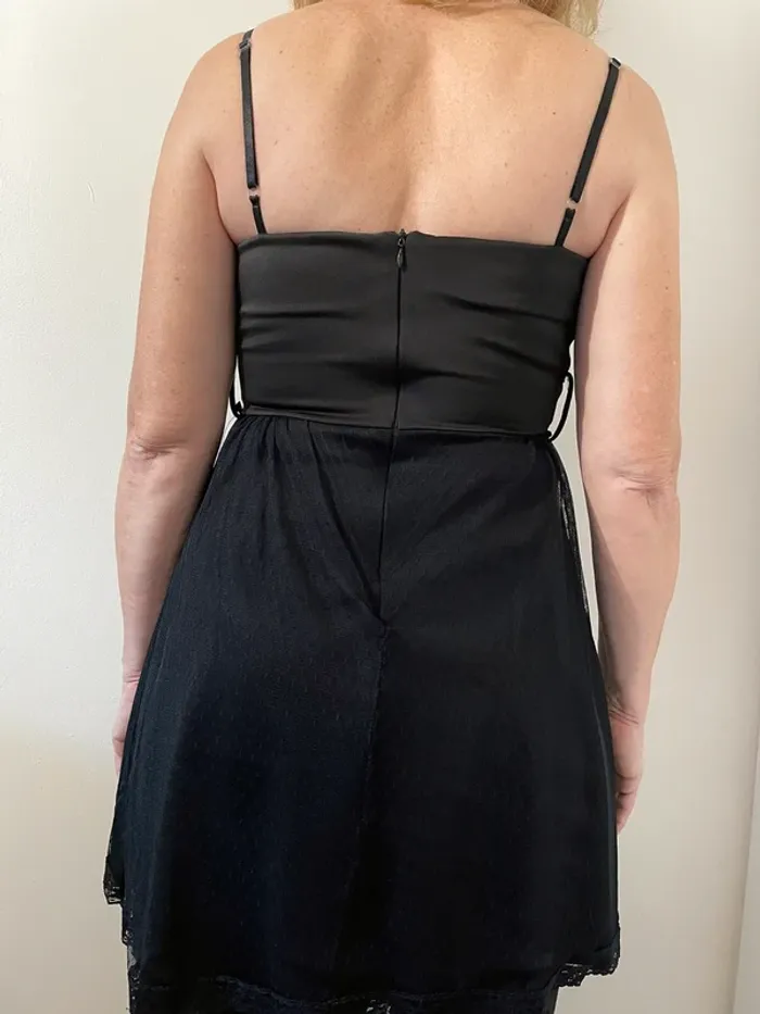 Robe noir courte - photo numéro 3