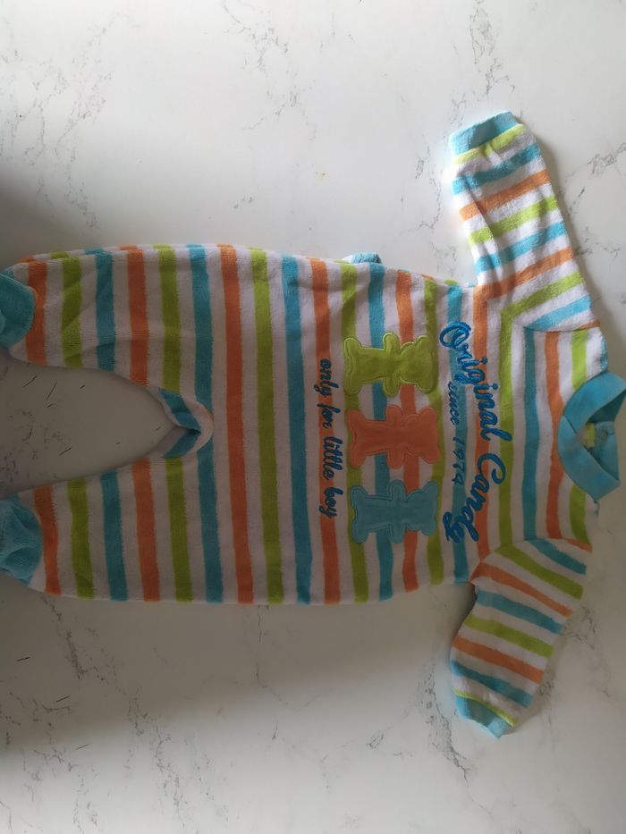 Pyjamas 1 mois - photo numéro 9