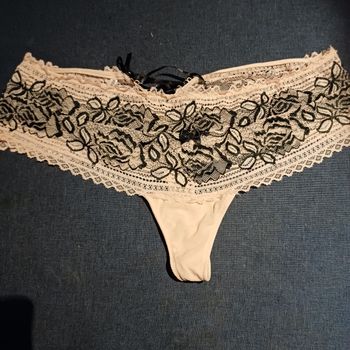 String 4xl rouge gorge
