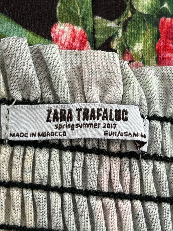Top court Zara taille 38 - photo numéro 4