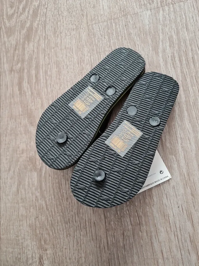Tong taille 30 - photo numéro 2