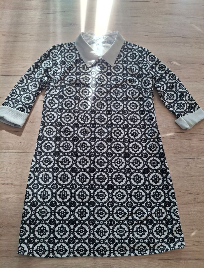 Robe taille 2 🖤 - photo numéro 1