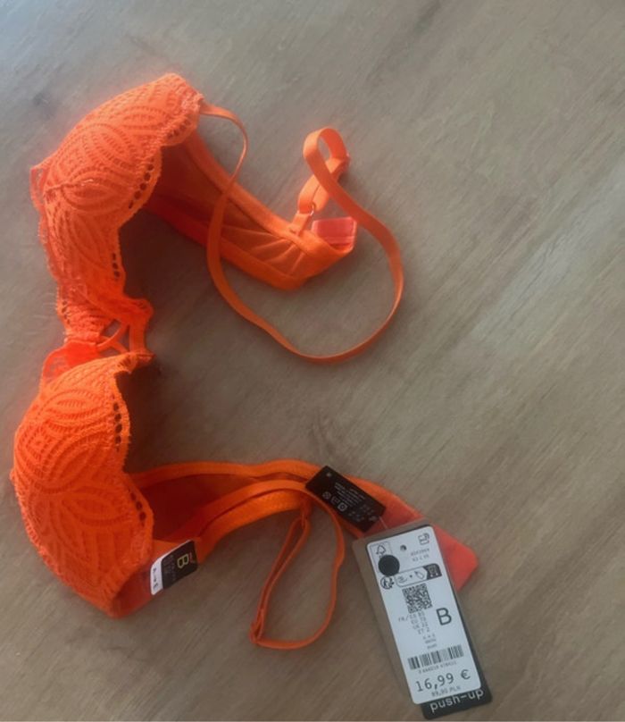 Soutien-gorge - photo numéro 2