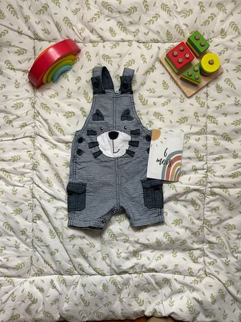 salopette short rayé bleu et blanc pressions entre les jambes 6 mois