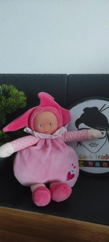 Doudou semi plat poupée lutin collerette fleurs rose Corolle grelot 2012 bleu