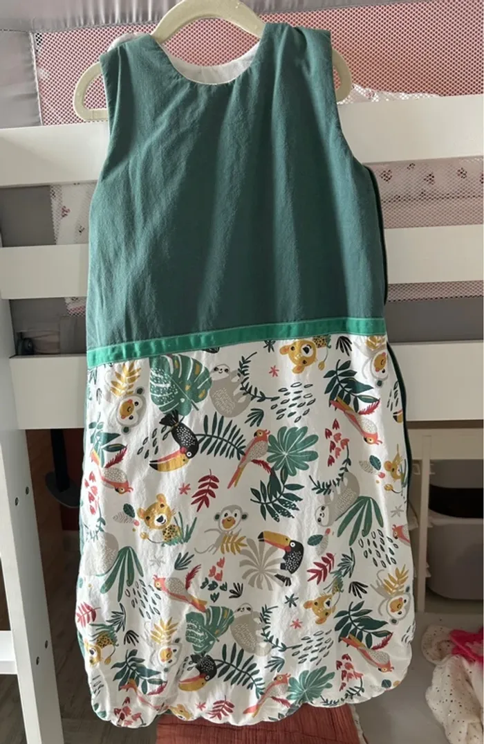 Gigoteuse chaude 6-18 mois créateur – vert & motifs tropicaux