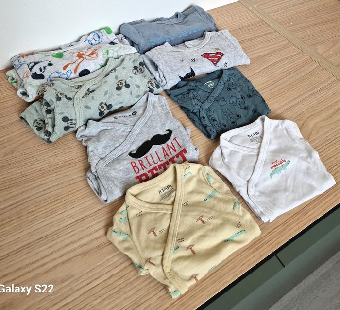Lot de 4 pyjamas et 4 bodies ML bébé garçon 1mois Très bon état - photo numéro 2