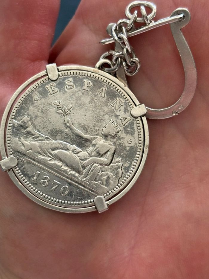 Beau porte-clé en argent avec pièce de 5 pesetas en argent TBE - photo numéro 3