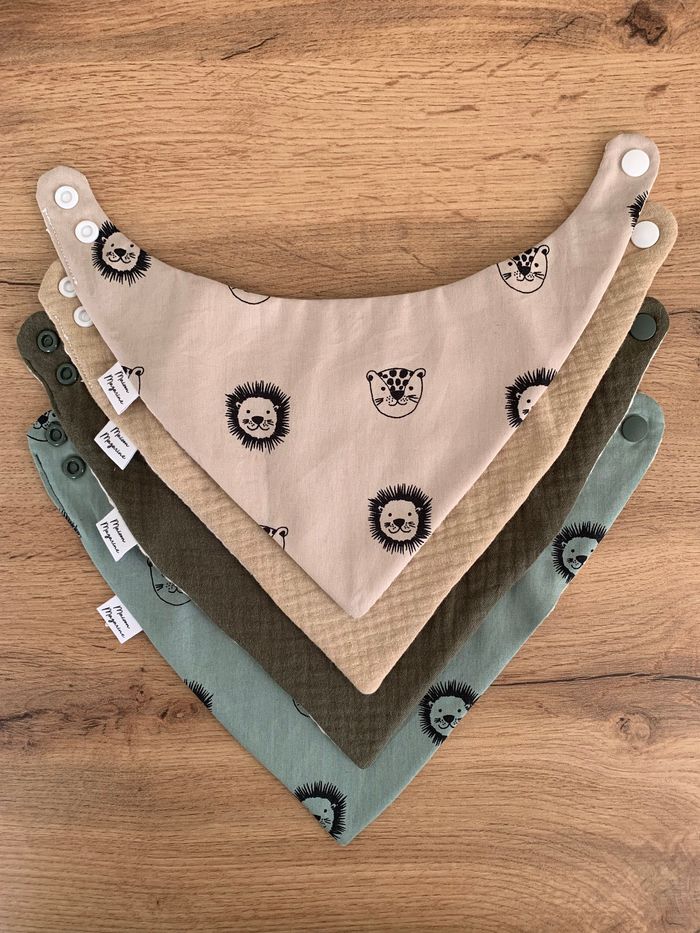 Ensemble de 4 bavoirs bandanas savane - photo numéro 2