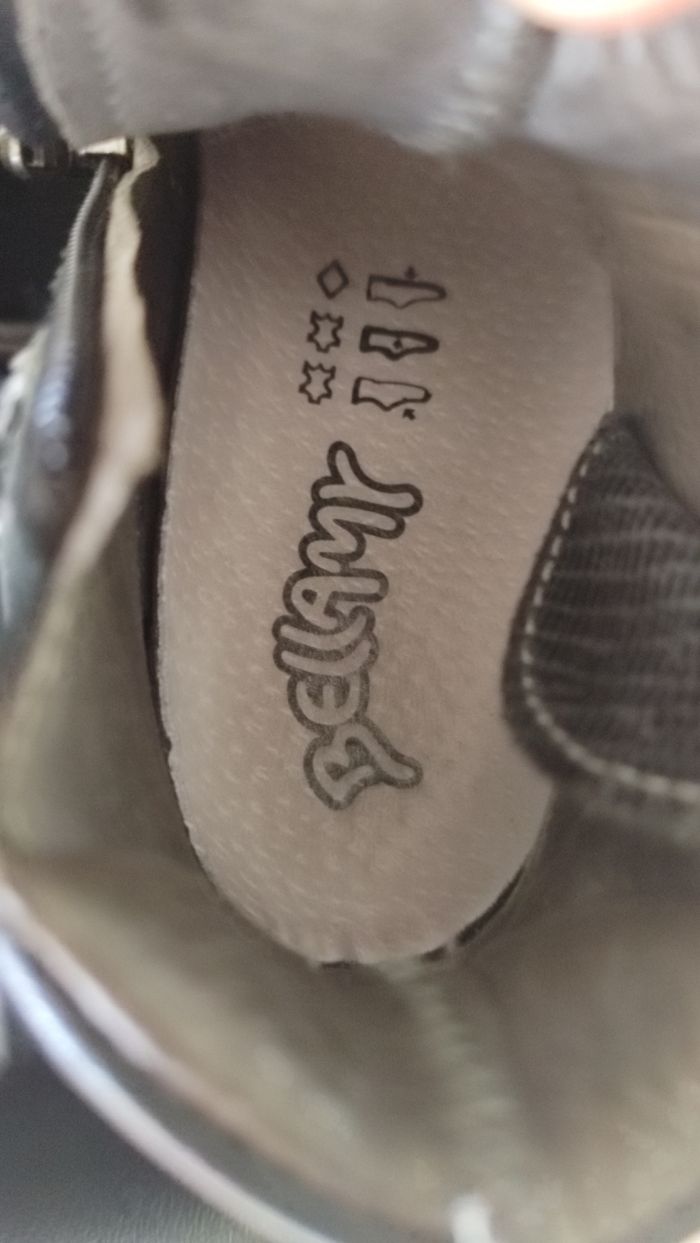 Chaussures pointure 24 - photo numéro 6