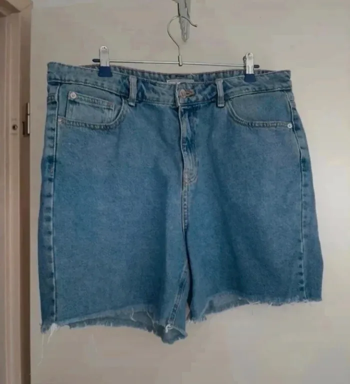 Short en jean bleu