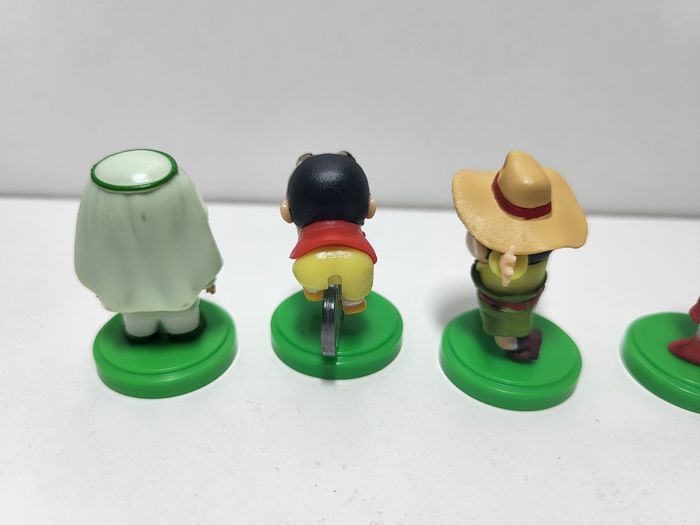 Lot de 5 Figurines Crayon Shin-chan: Honeymoon Hurricane Choco Egg - photo numéro 5