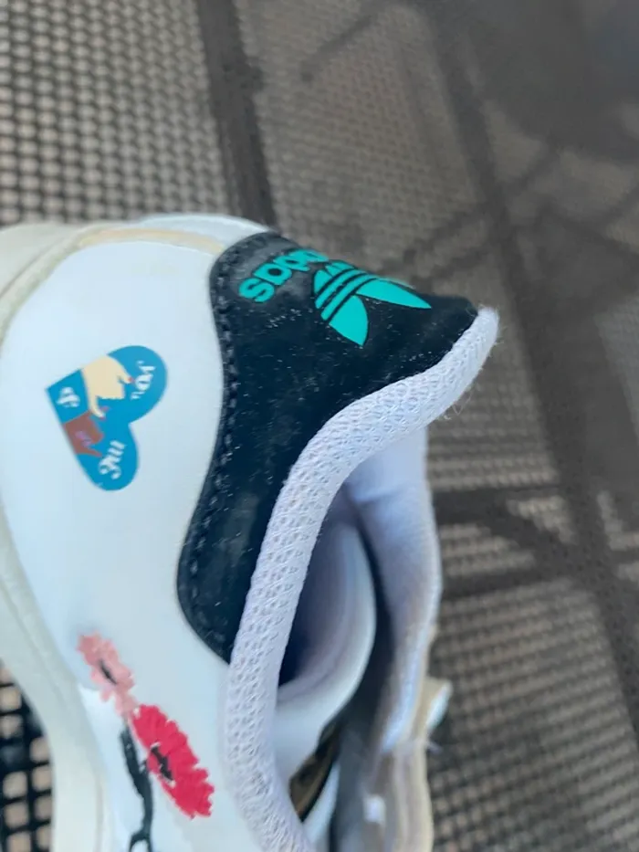 Baskets scratchs Adidas girl 33 - photo numéro 3