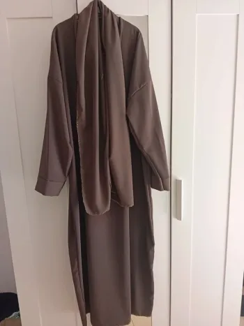 Abaya avec hijab intégré t.Unique 🩶🌼