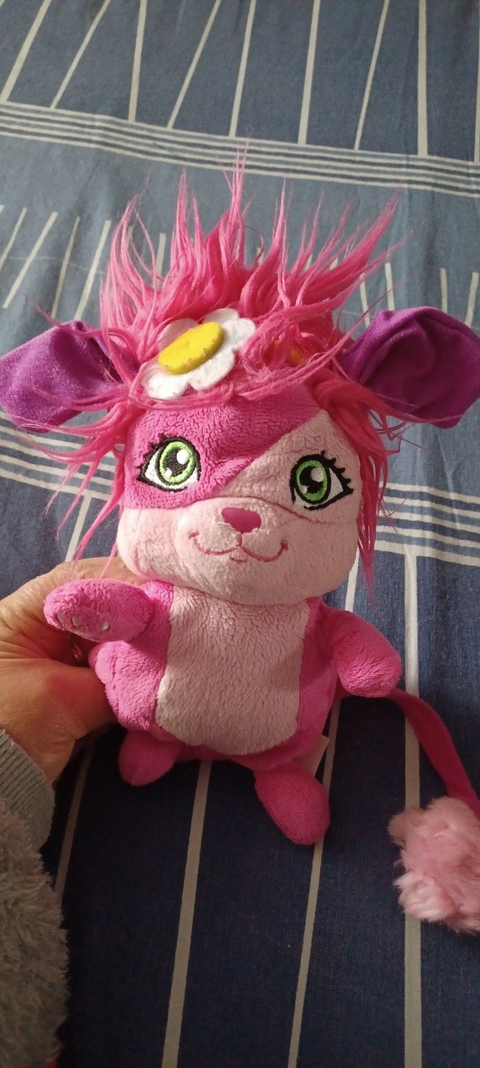 Très jolie petite peluche
