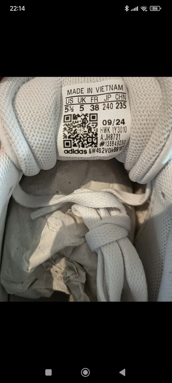 Baskets Adidas neuves pointure 38 - photo numéro 5