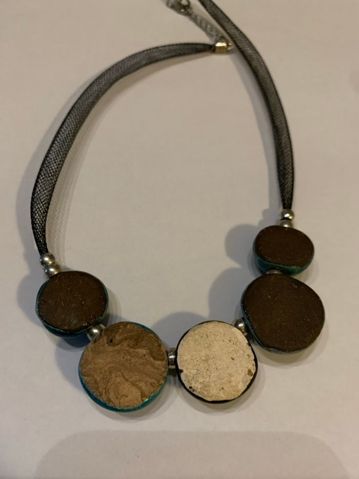 Collier bleu - photo numéro 2