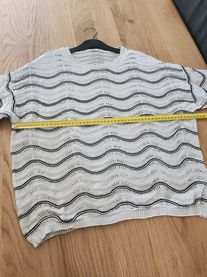 Pull chaud Mim taille M 38 effet crochet a rayures noires et blanc excellent état - photo numéro 5