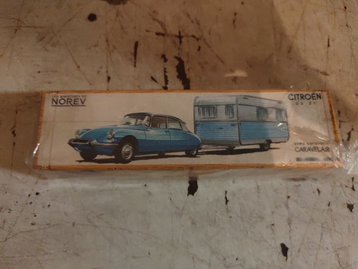 Ds Citroën avec caravane bleu - photo numéro 5