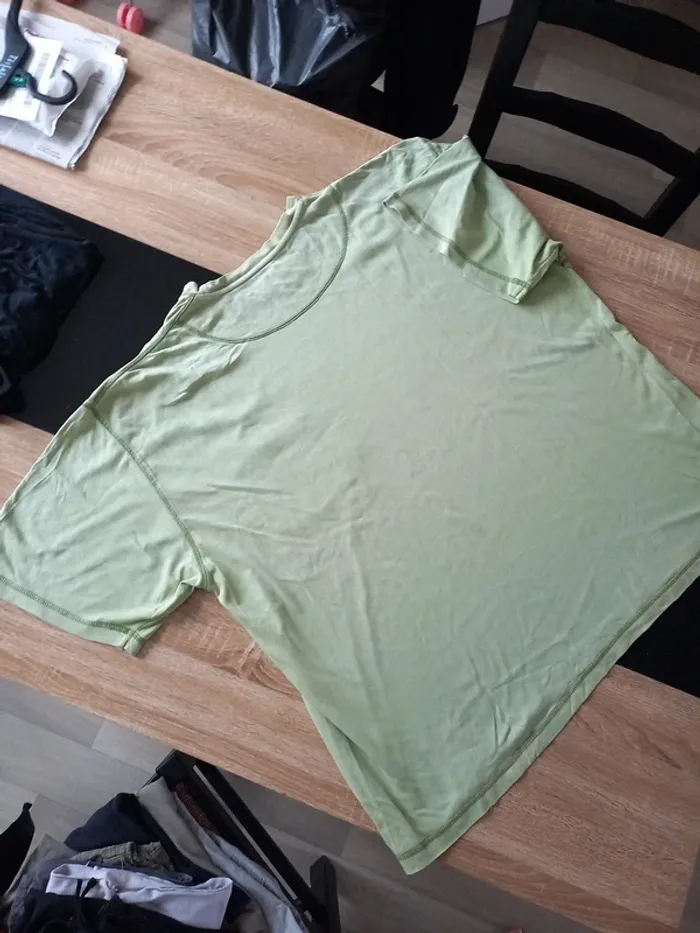 Tee-shirt femme T. 50 - photo numéro 8