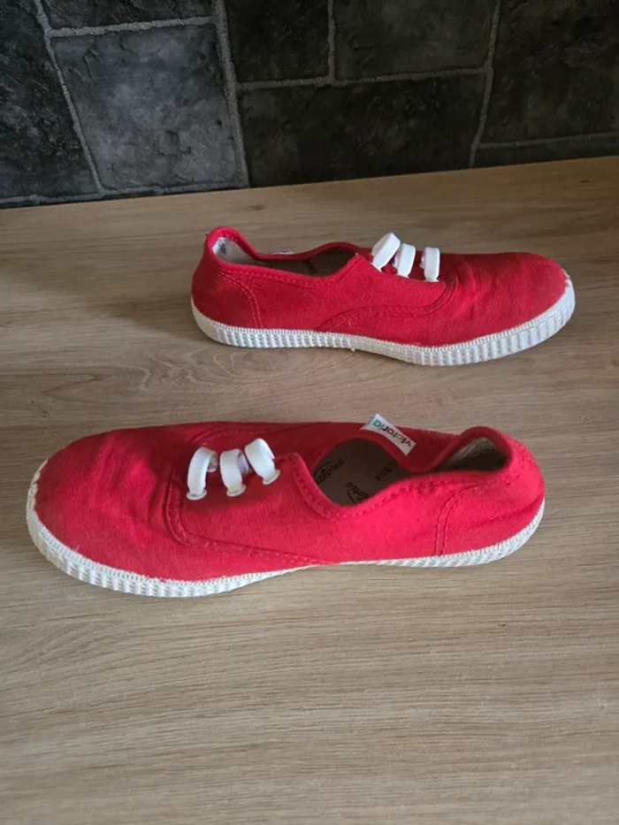 Chaussures Victoria Inglesa rouge pointure 32 comme neuves - photo numéro 7
