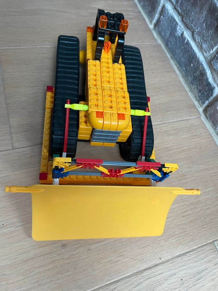 Set K’nex 13524 - Bulldozer avec moteur - photo numéro 4
