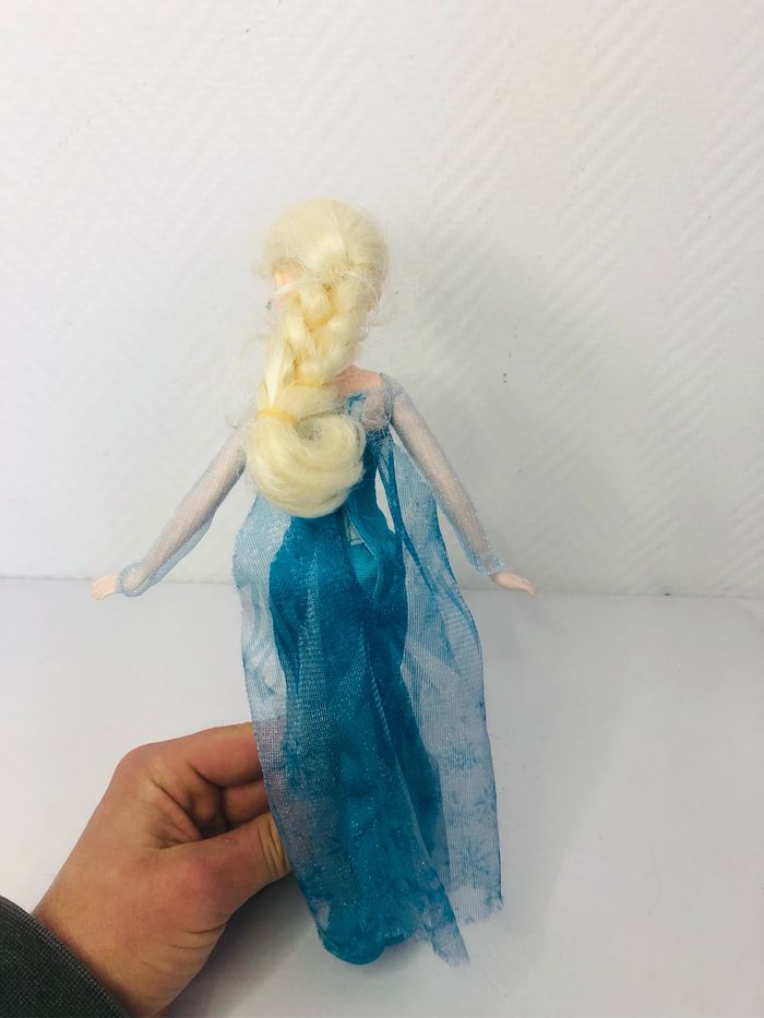 Poupée Barbie Elsa la reine des neiges - photo numéro 2