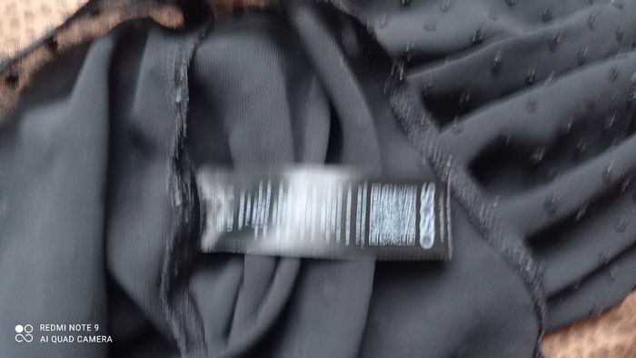 Blouse noire  en voile Asos  avec Petites broderies taille S. Excellent état ! - photo numéro 5