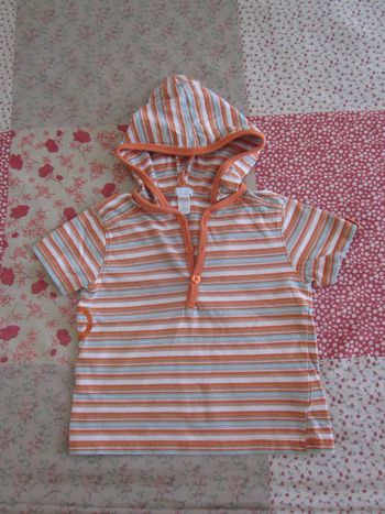 T-Shirt manches courtes à capuche 18 mois