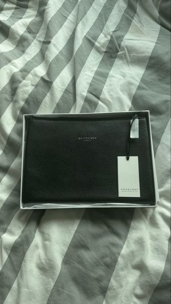 Pochette noire en cuir