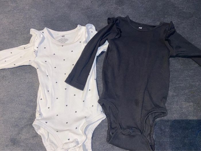 Lot de deux bodies h&m