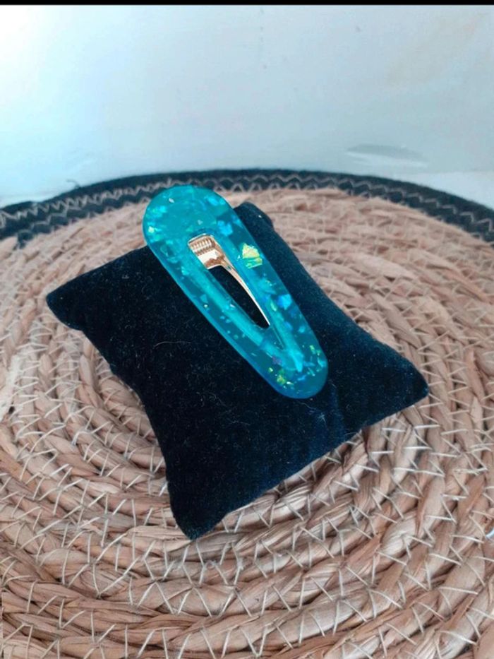 Barrette cheveux bleu pailleté n°1 - photo numéro 2