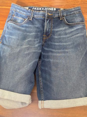 Short fille