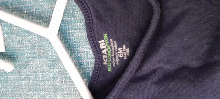 T-shirt manche courte - Bleu marine avec le n°10 / Marque Kiabi en taille 6 mois - photo numéro 3