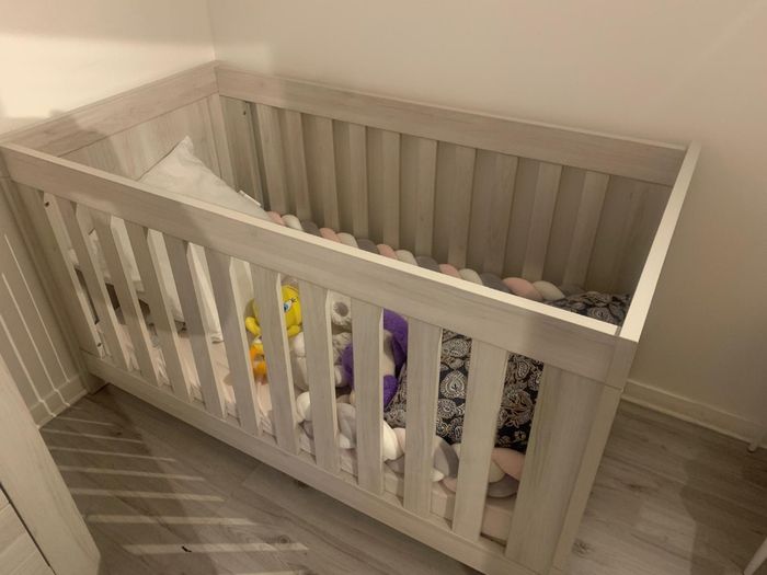 Lit bébé+ commode - photo numéro 3