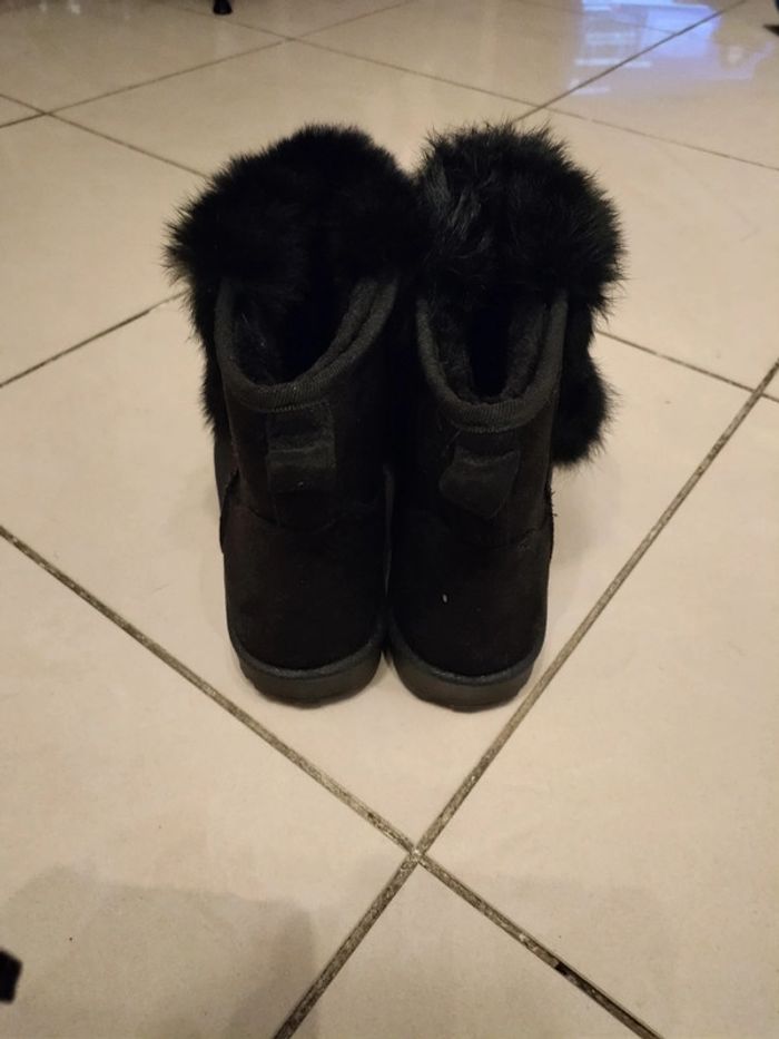 Bottines noires en fausse fourrure neuves jamais porté pointure 38 - photo numéro 4