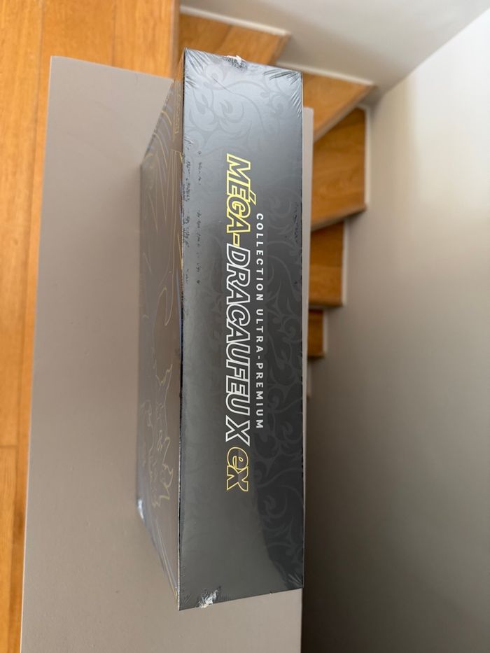 Pokémon - Coffret 18 Boosters - Collection Ultra Premium UPC : Dracaufeu X Ex ME02 - photo numéro 4