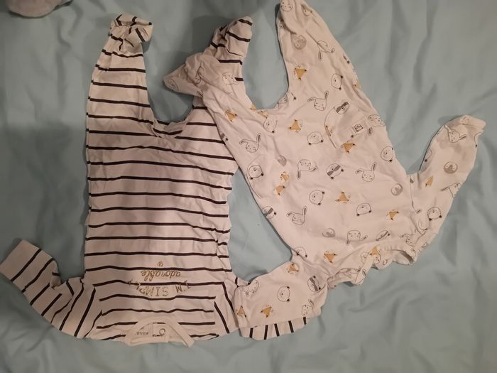 2 pyjamas