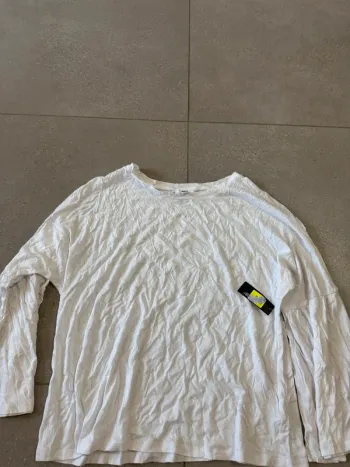 T-shirt à manches longues blanches, taille XL, neuf valeur 12,5$