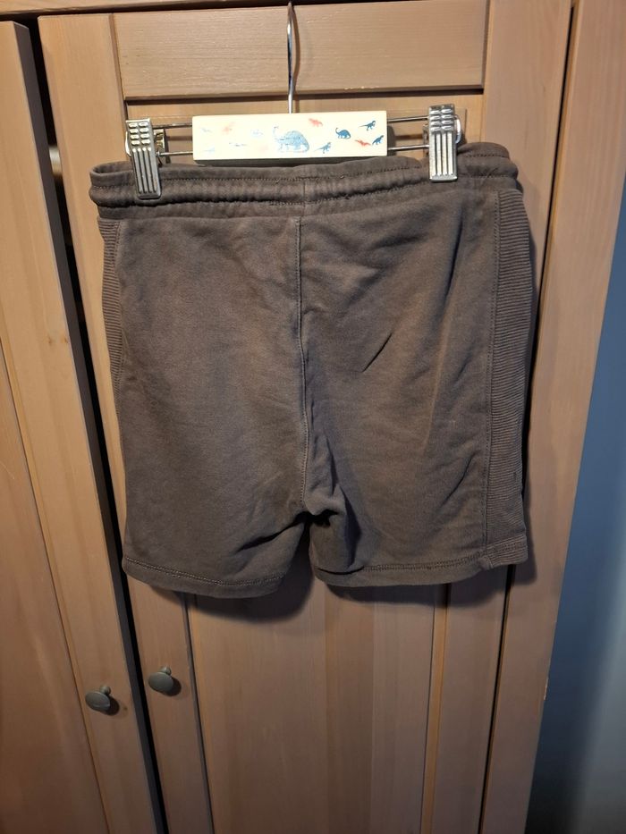 Short 8 ans - photo numéro 2