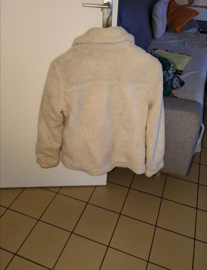 Manteau fausse fourrure bouclette Hollister taille S - photo numéro 3