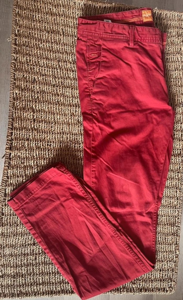 2 Chinos Hugo Boss gris et bordeau - photo numéro 5