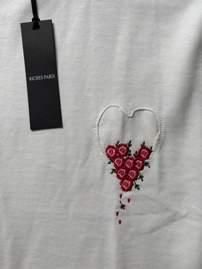 👕 T-shirt Riches Paris – Broderie cœur fleuri 🌹 - photo numéro 2