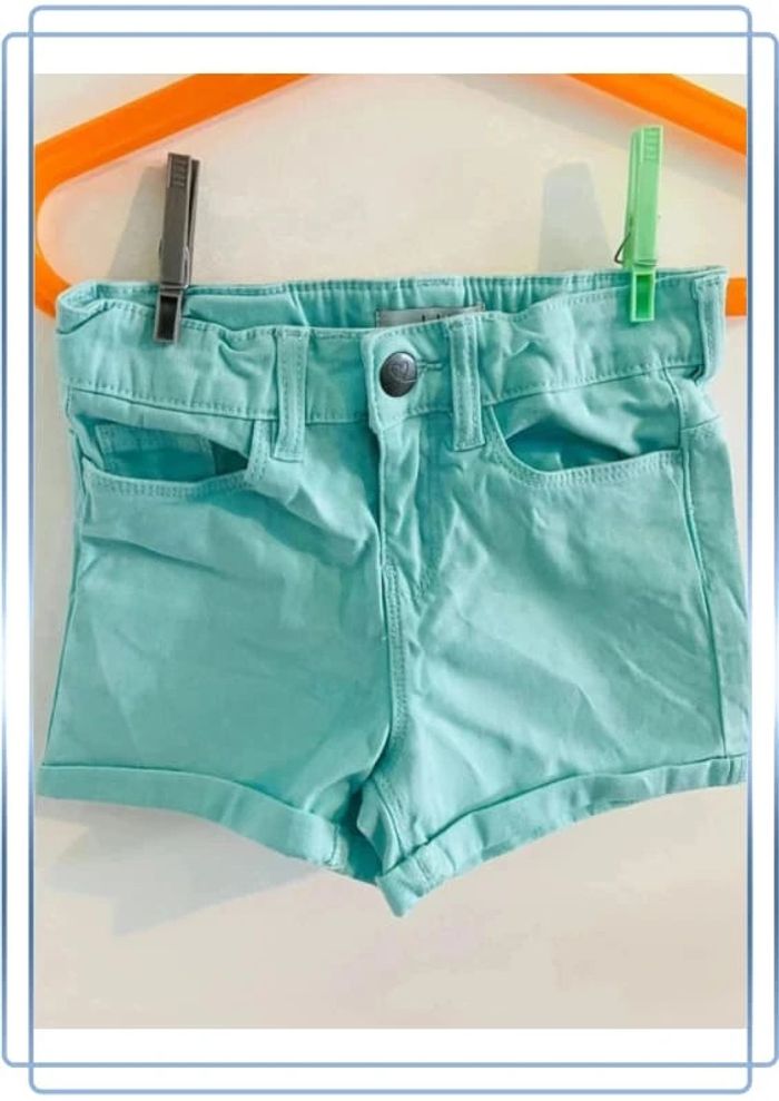 Magnifique short taille ajustable turquoise 6 ans la halle