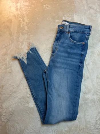 Jean skinny Zara à trou