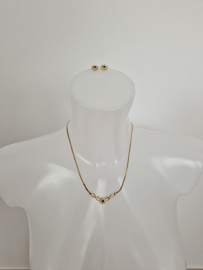 Parure dorée vintage avec collier et ses boucles d'oreilles