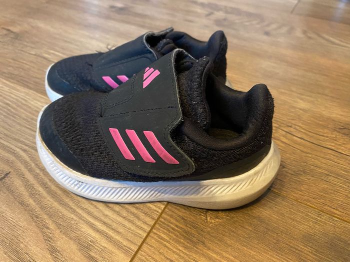 Basket adidas T24 noir et rose - photo numéro 4