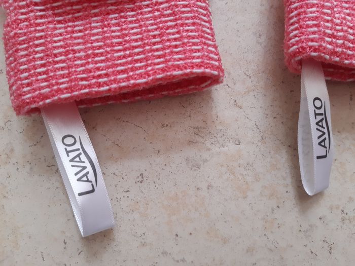 Lot 2 gants de massage rouge / Action - photo numéro 2