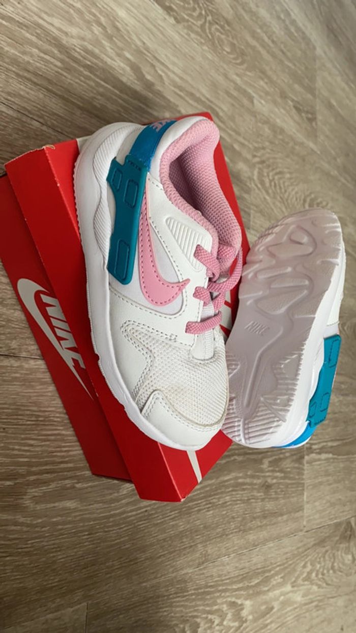Porté une fois comme neuve taille 26 nike